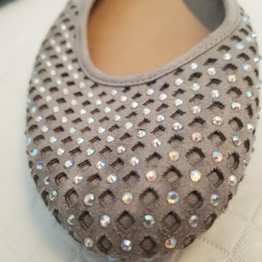 Disney Descendants Jeweled Slip Ons Size 5 Pat No 6430844 - Picture 7 of 7